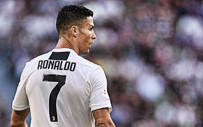 博乐体育精华-阿诺德进球后冲向克洛普